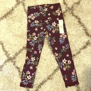 New Workout cropped pants with tags